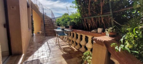 Appartement au premier étage dans maison de charme avec grand jardin au RDC